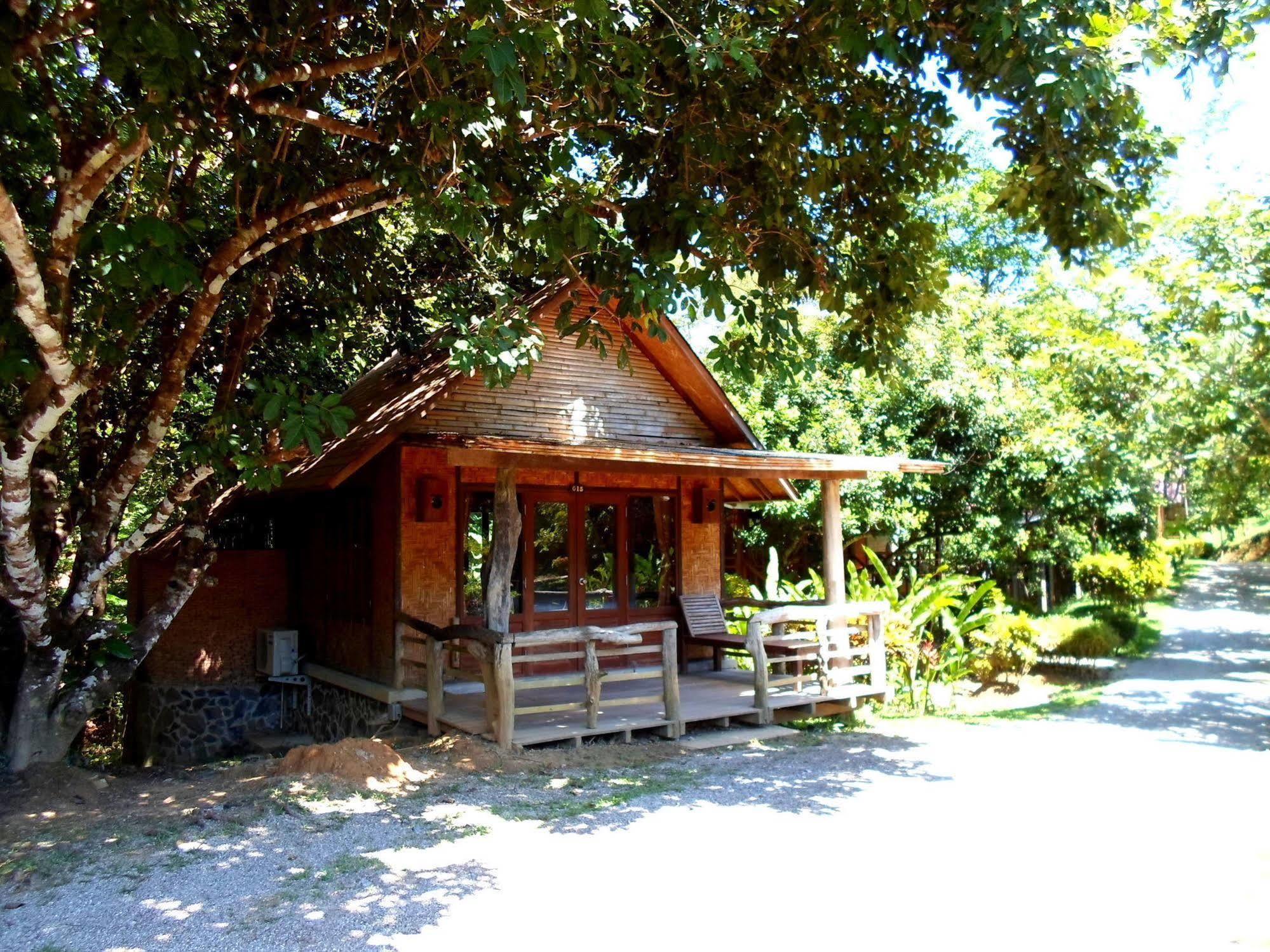 The Cliff & River Jungle Resort Phanom Extérieur photo