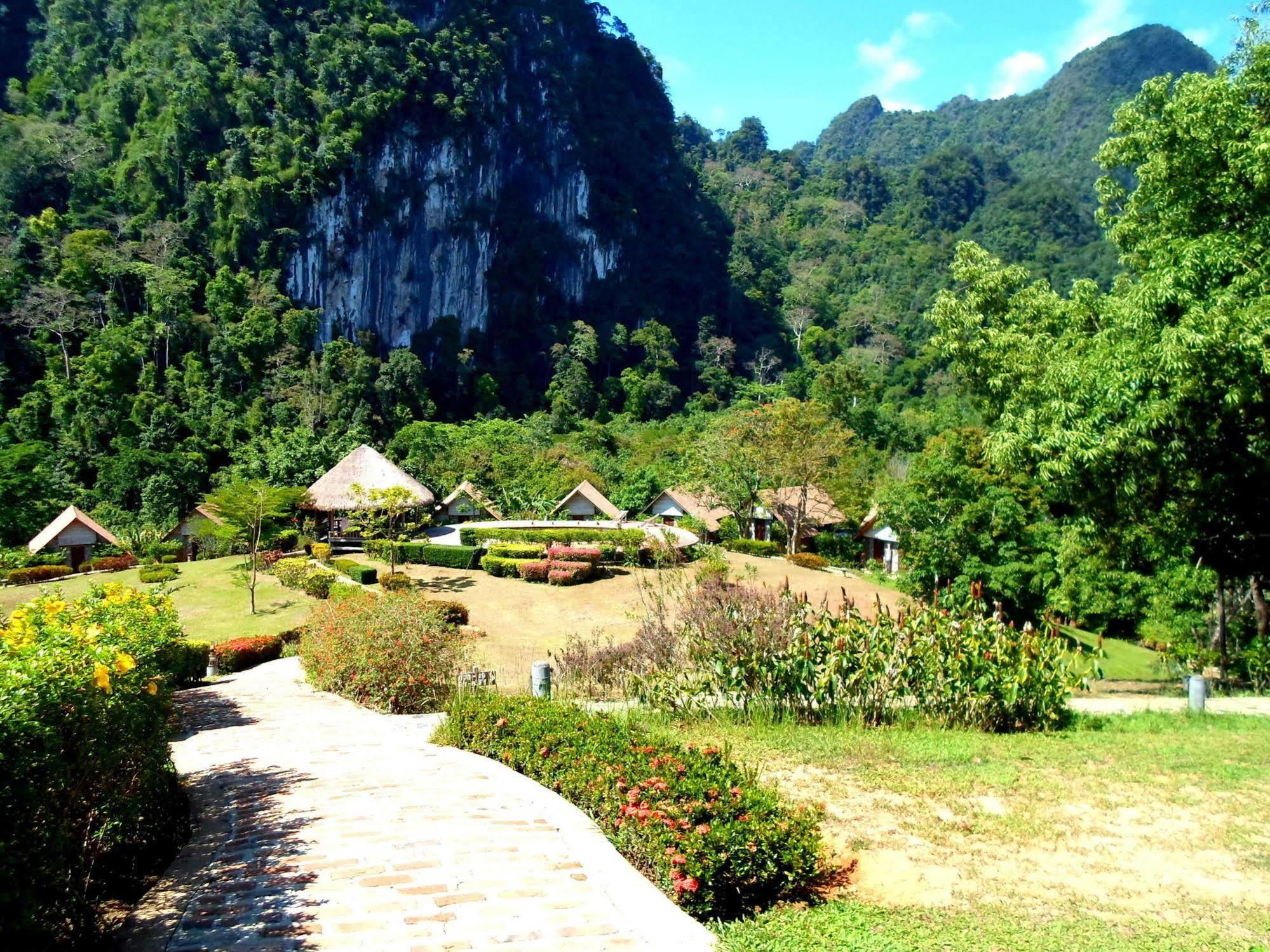 The Cliff & River Jungle Resort Phanom Extérieur photo